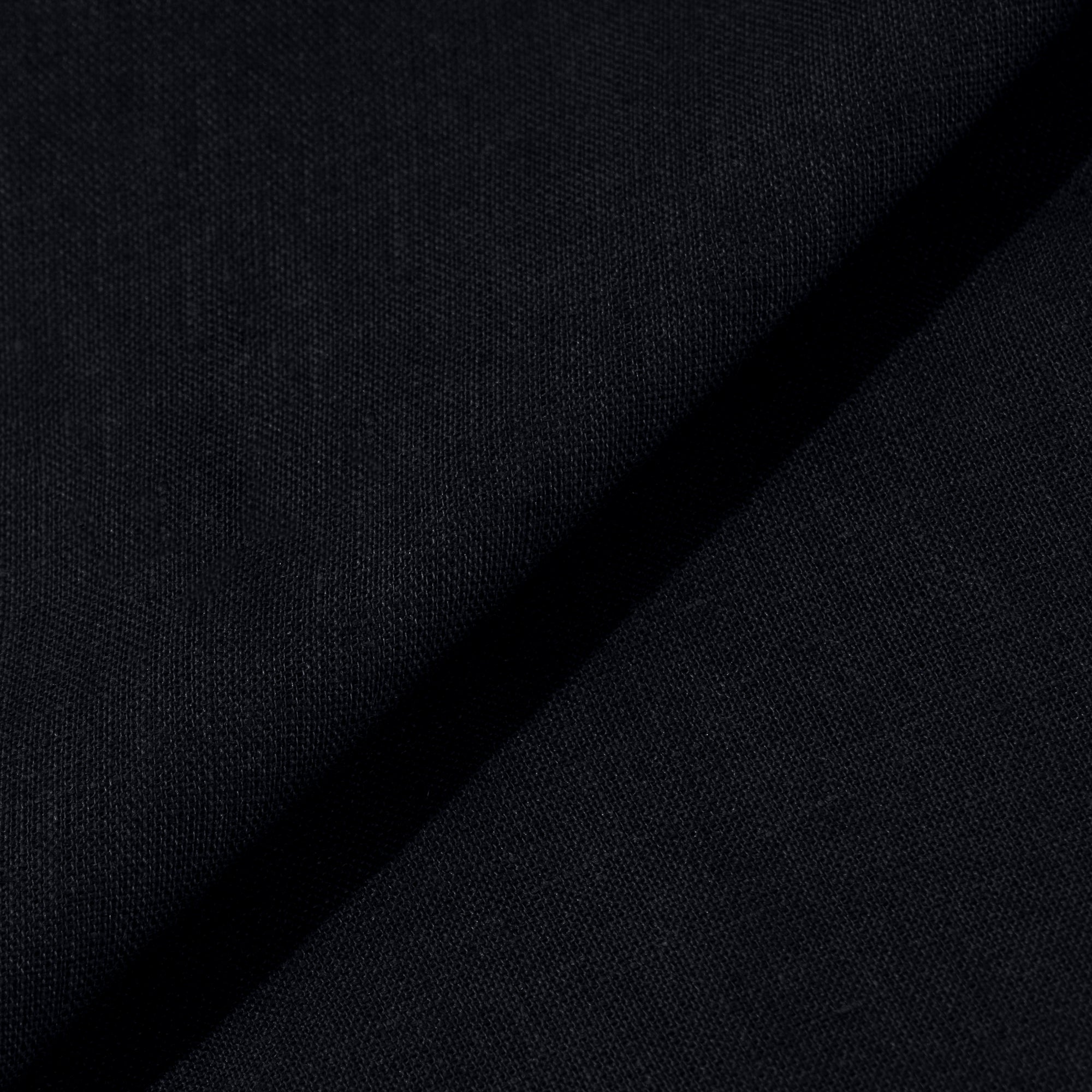 Sera Lino Top in Obsidian Black