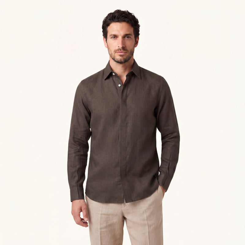 Model wearing Rizvol Ashfall linen shirt 
