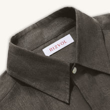 Rizvol Alba Ashfall Olive linen shirt, close-up